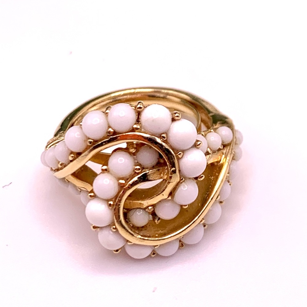 Vintage Signed Trifari White Stone Gold Tone Knot Ring